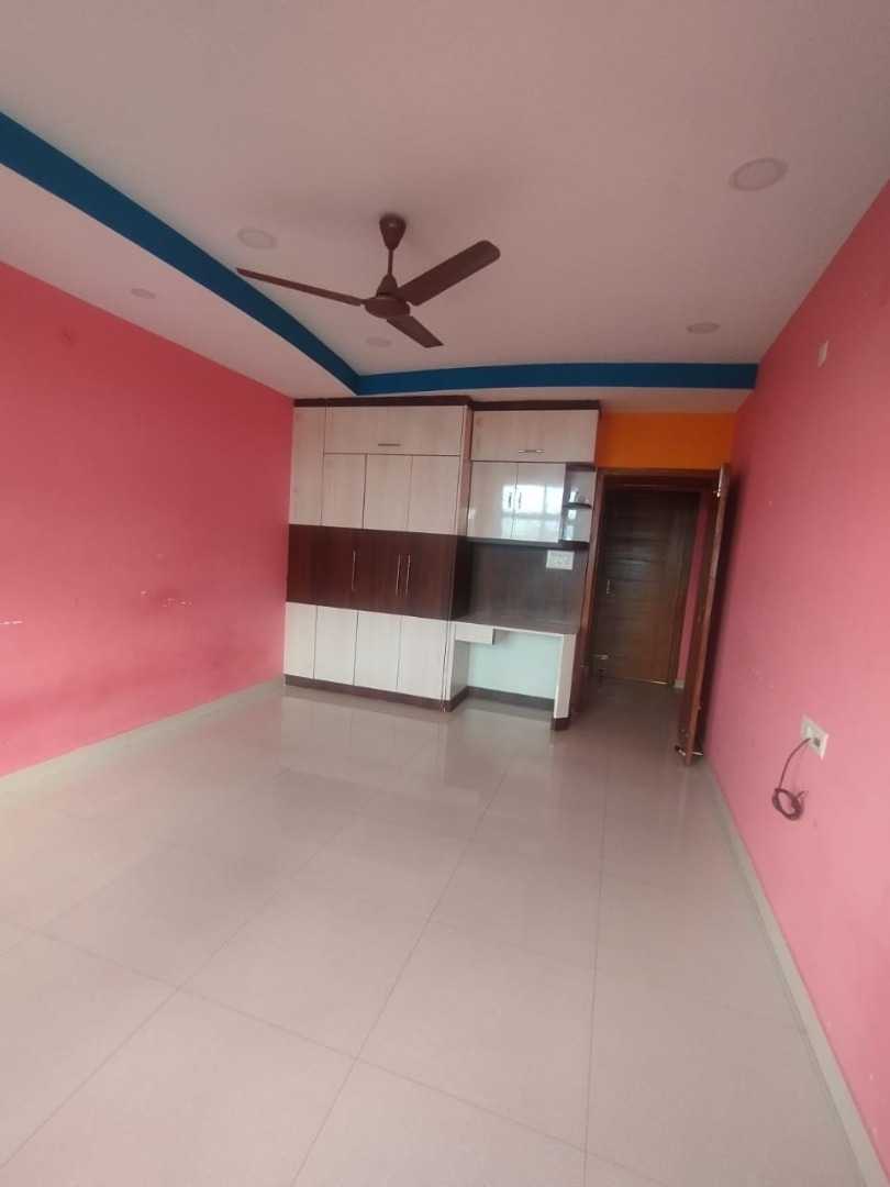 Unfurnished 4bhk in Soniya Complex, Lakhimi Path, Beltola Tiniali, Guwahati, Assam, India for Rent